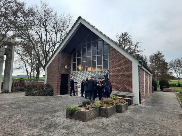 2023-borken-gombeth-beerdigung-kh-riehl-750