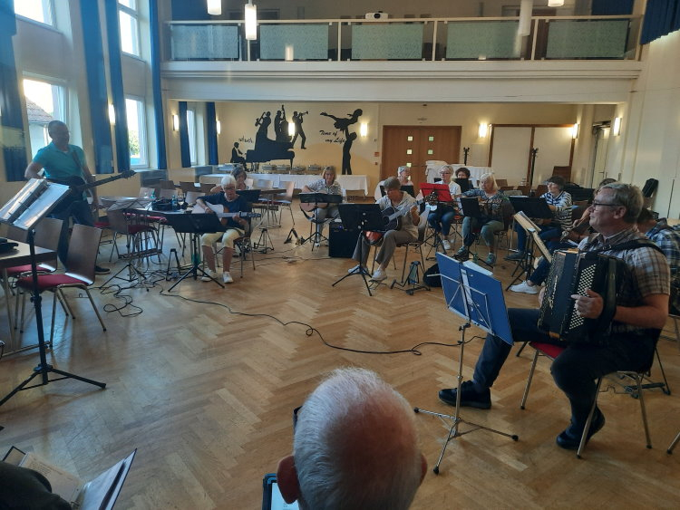 2025-fritzlar-probe-gitarrenchor-saitenspiel-750